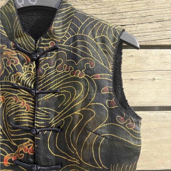 Vintage Asian Style fleece lined Black and Gold Patterned Vest - Picture 5 of 15